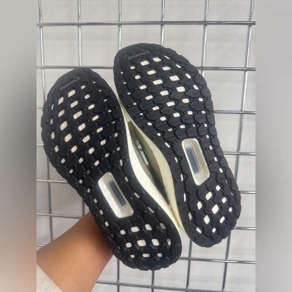 Adidas UltraBoost 19 ‘trace khaki’ US 9 Men’s shoe - Picture 6 of 12